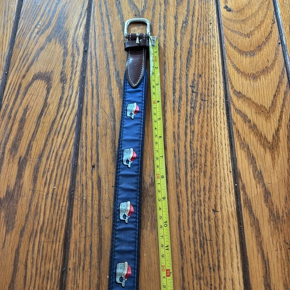 Vineyard Vines Boys “Santa Whale” Belt size 26
